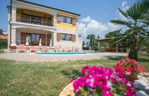 Holiday home in Pore with swimming pool - Photo 1