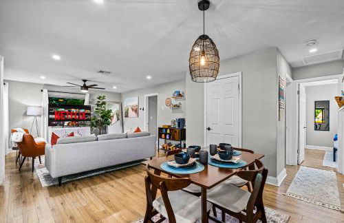 Bali Inspired home with Heated Pool, Sauna and Hot Tub! Close to Beach and Atlantic Ave - Photo 28