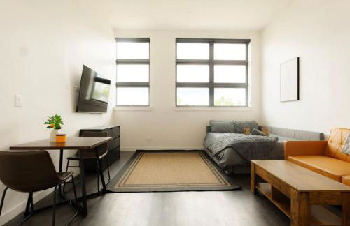 Above The Roots - Elegant and Bright Studio Stay - Foto 3