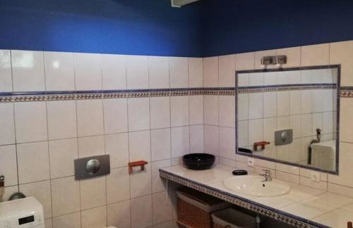 House with private beach by the lake, whirlpool - Foto 13