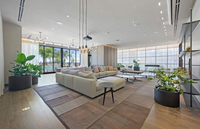 Delightful 3br in Downtown Miami - Photo 7