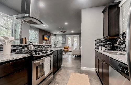 Austin Retreat Hot Tub and Relaxing Patio - Foto 5