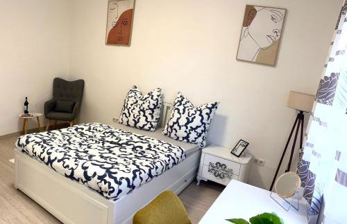 Schönes Zimmer in einer 3er WG-Wohnung geeignet für einen Mann shared apartment - Foto 2