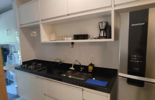 Apartamento novo a 350 m da praia das Toninhas em Ubatuba - 2 dormitórios sendo 1 suite, piscina, varanda gourmet com churrasqueira, ar condicionado, cozinha completa, garagem privativa - Foto 53