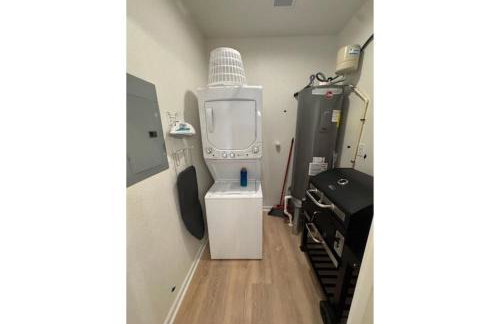 Your Inner-City Sanctuary: 3BR2BA Near Riverwalk - Foto 18