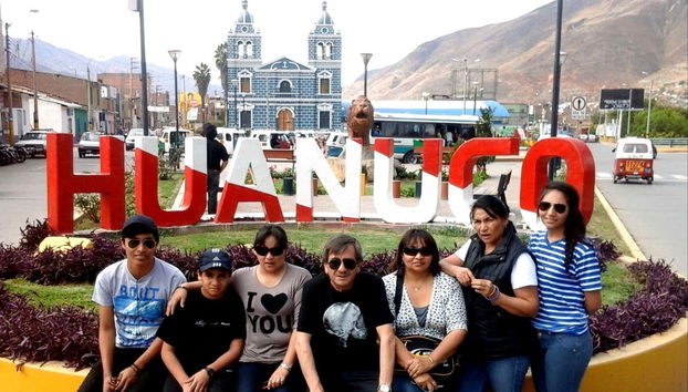 a group visiting Huánco