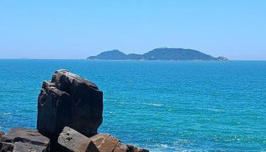 Apto 1 Quarto com Varanda e Estacionamento perto da praia - Foto 3