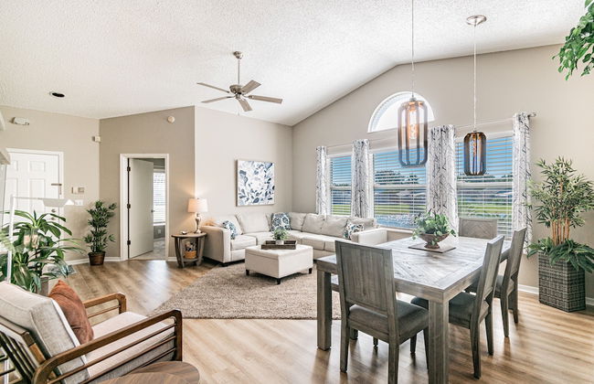 Near Theme Parks! In-Ground 3 BR Pool Home, Sleeps 7, Total Privacy! - Foto 1