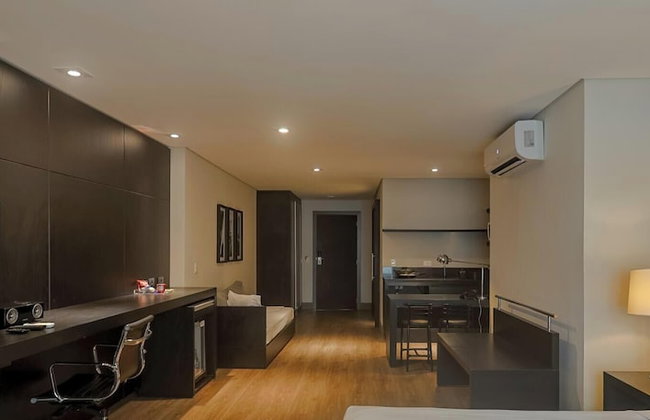 Manhattan On Floor - Photo 14