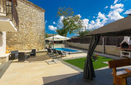 Villa Patrick-Luxury stone house in the center of Istria - Photo 9