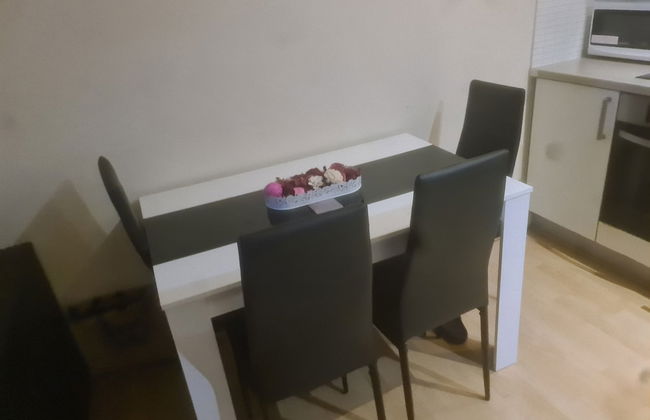 Remarkable 1-bed Apartment in Romford - Photo 28