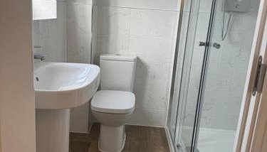 3 Bedroom Brand New Whiteley Home with Hot Tub - Foto 4