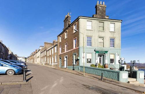 Elegant 3 Bed Apartment in Stirling Near Free Parking and Hill Views - Foto 49