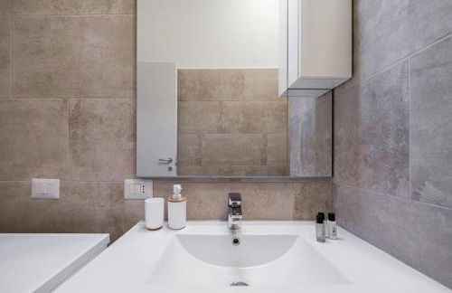 [Linate Airport] Elegant Suite,Tram 1 minute away - Foto 10