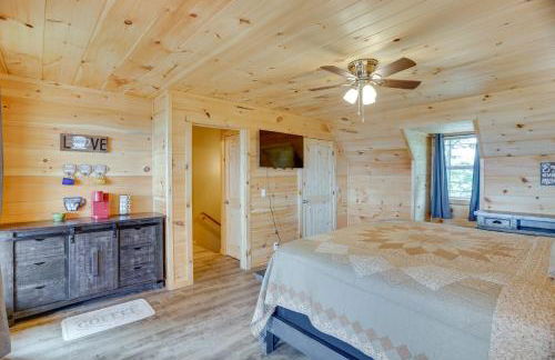 Mtn-View Gem Flat Rock Retreat with Deck and Grill! - Foto 12