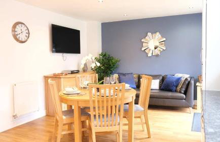 Spacious 4 Bedroom Home with Garden in Bedford - Foto 40