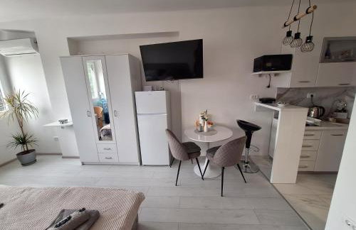 Mystic Grey Studio Apartment - Foto 15