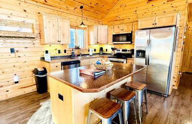 Cozy Lakefront Retreat with Game Room, Outdoor Living and Dock in Wisconsin - Foto 32