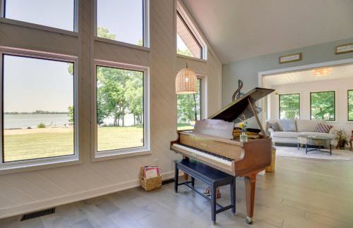 Lakefront Sunburg Vacation Rental with Boat Dock! - Foto 6