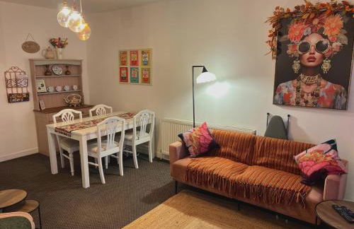 COZY Apartment 4 - Photo 4