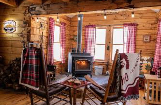 Cozy Cabin near Lake Ontario Ideal for a Family Retreat - Photo 32