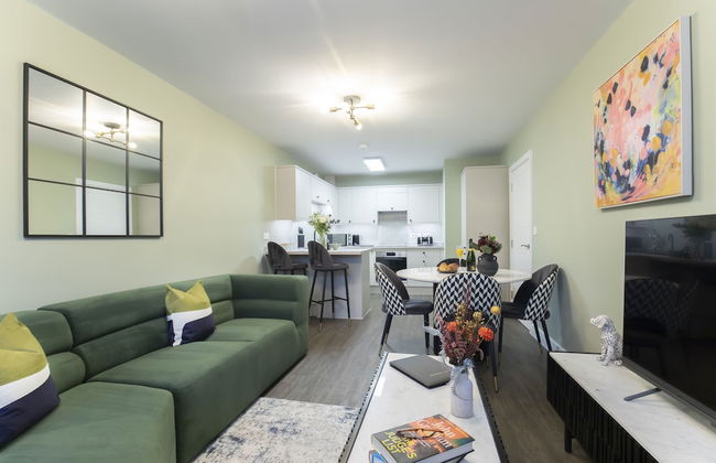 Elliot Oliver - Deluxe Two Bedroom Apartment With Parking & EV Charger - Photo 9