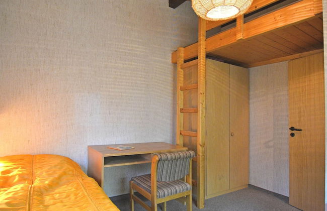 Furnished Bungalow With Peaceful Neighbourhood - Photo 3