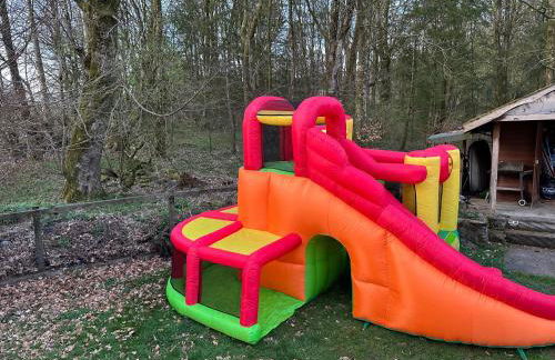 Country Cottage Sleeps 6 w/ Hot Tub & Dog-friendly - Foto 4