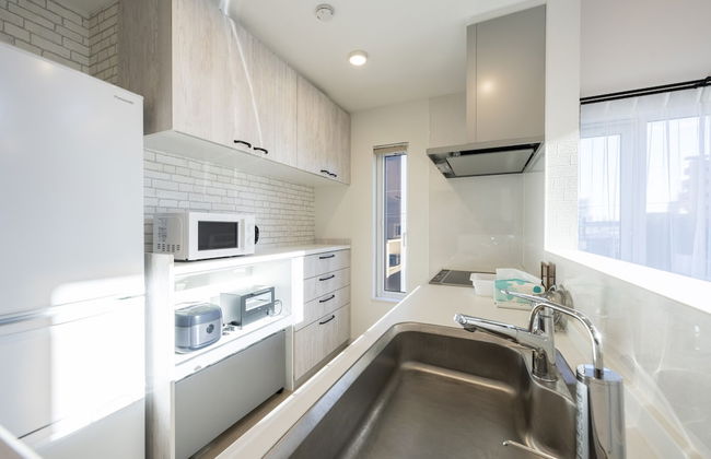 THE LUNA LOUNGE - Photo 47