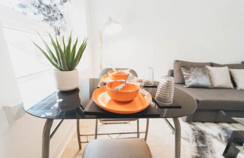 Top Floor 1BR Wishaw Flat with Parking - Foto 5