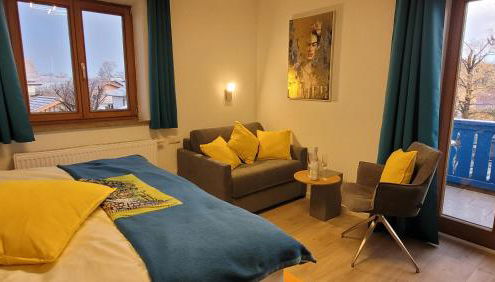 Ferienwohnung Lichtblick Oberbayern, sonnig, Bergblick, großer Balkon - Foto 3