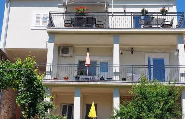 Gold Apartments - Photo 25