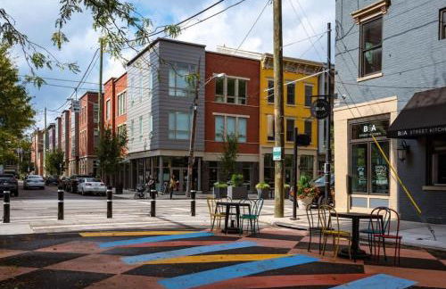 Soaring 2-Bedroom Parkside Loft Walkable to it All - Foto 9