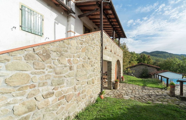 Rustic Chalet With Pool - Photo 26