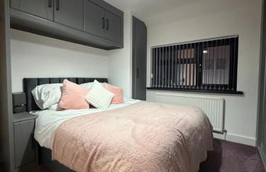 Modern 5 Bedroom Home in Solihull - Entire House - Garden - Contractors - Relocators - Family - NEC - BHX -Sleeps 9 - Foto 30