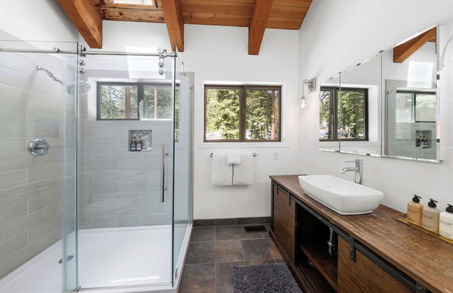 Bright & Modern Cabin Luxury Home in Carnelian Bay! - Foto 16