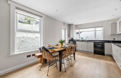 Sleeps 7 Large 4 Bed Town House for Contractors & Families & Friends in Great Central Location - Foto 24