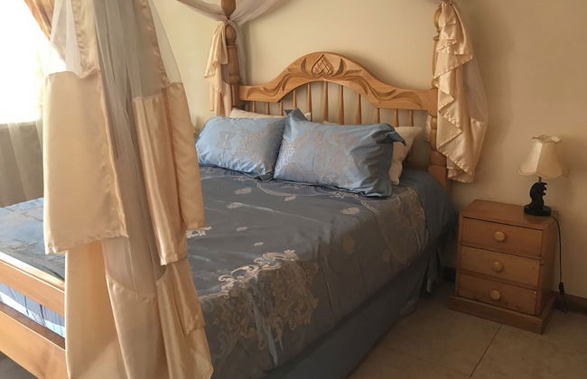 Captivating 3-bed Villa - Photo 9