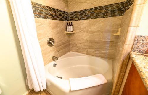 Aunt Ginnys River View - Photo 26