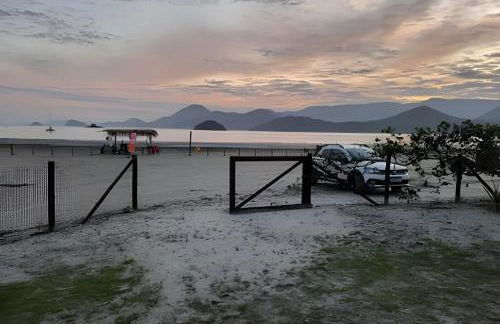 Frente ao mar casa 42 Praia do Estaleiro - Foto 7