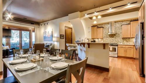 Walk Downtown Stunning Condo with Attached Garage - Photo 2