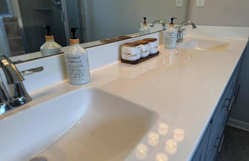 3BR w/ Pool Table & Ping Pong - Near Snowden - Foto 17