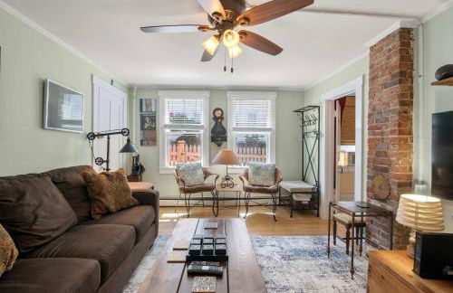 Steps to Commercial St Walk to Beach - Foto 7