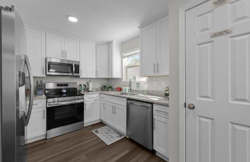 Brand New beautiful house with a luxury backyard - Foto 13