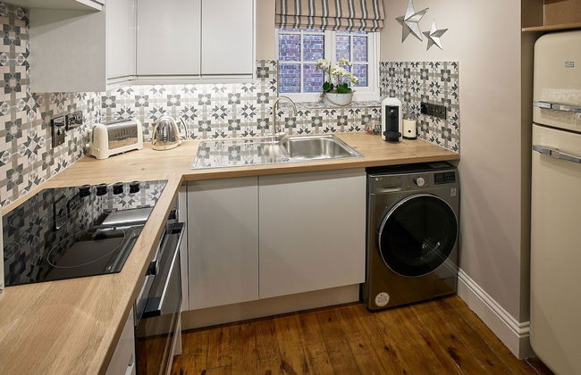 Host Stay The Green Door - Photo 20