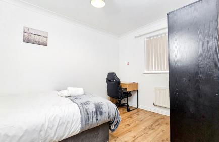 Manchester City Deluxe 4-Bed near Etihad Stadium & C0-0P Arena, Sleeps 9 - Foto 14