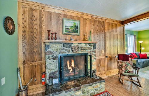 Charming Buena Vista Creekside Home Walk to Main! - Foto 6
