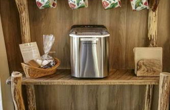 Secluded Glamping Tree Tent with Outdoor Soaking Tub & Private Pizza Oven Near Waterfalls, Zirconia, NC - Foto 9