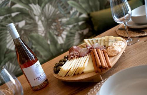 House 143 steps to the sea - Photo 2