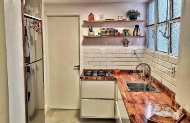 Apartamento Artístico - Garagem - Ar Condicionado - Excelente Localização - Foto 9